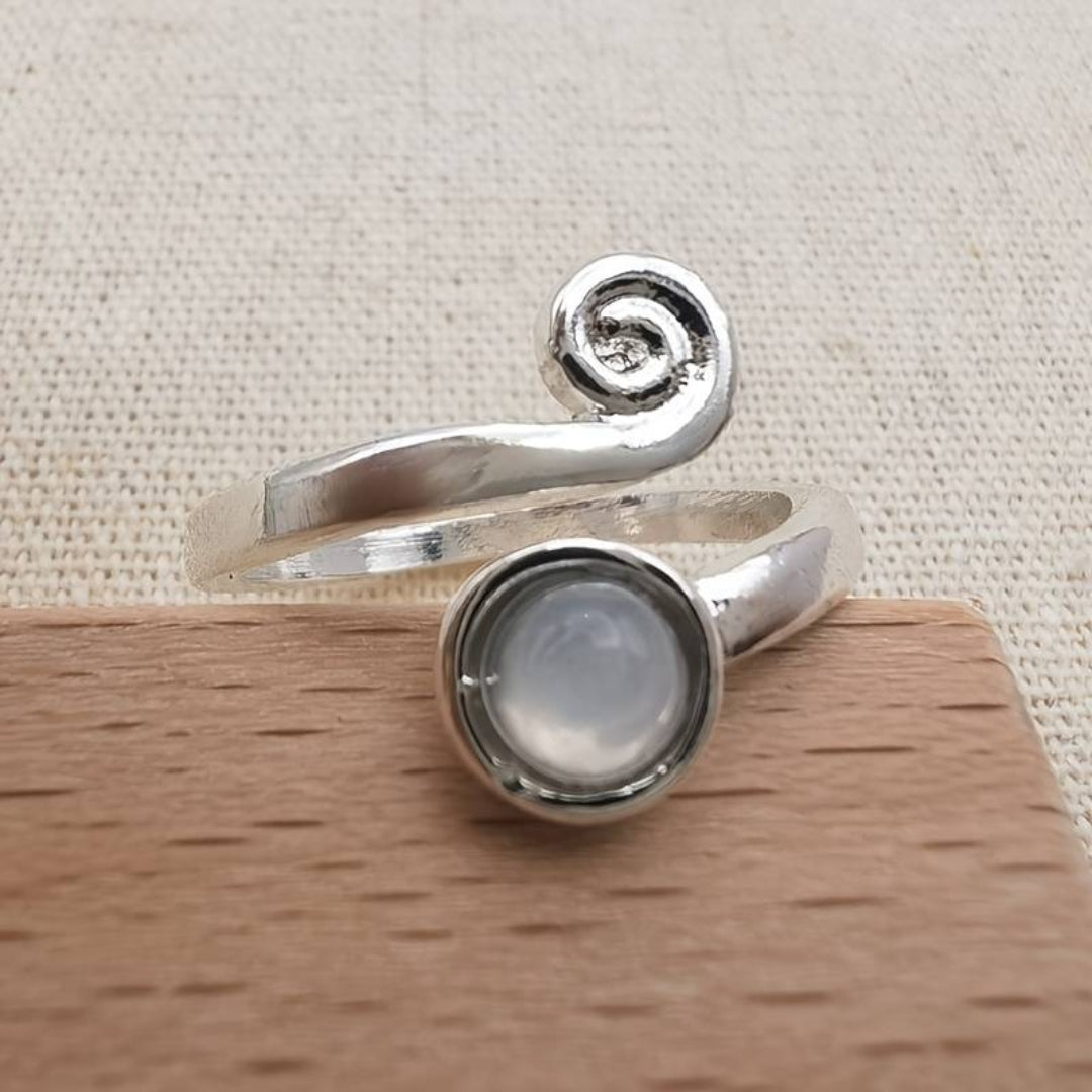 Spiralring med vintage månesten